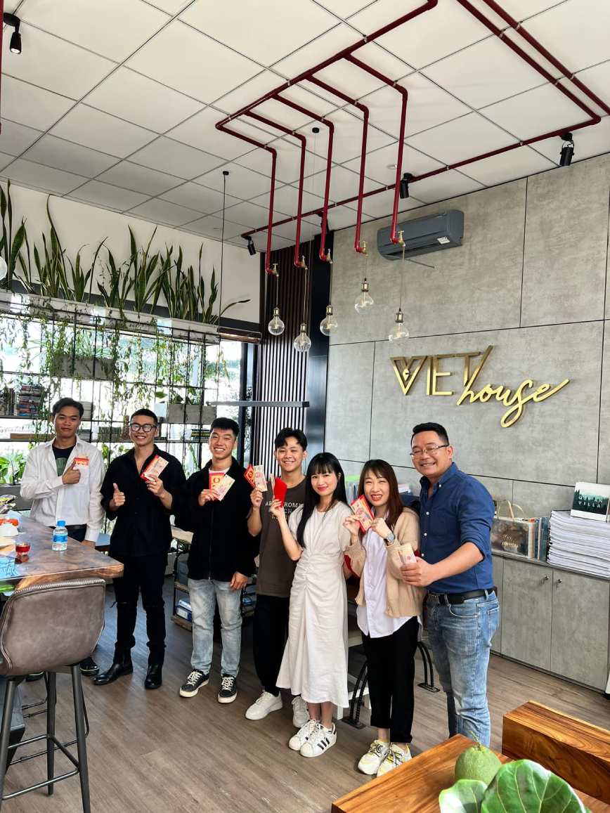 Đội ngũ của VietHouse